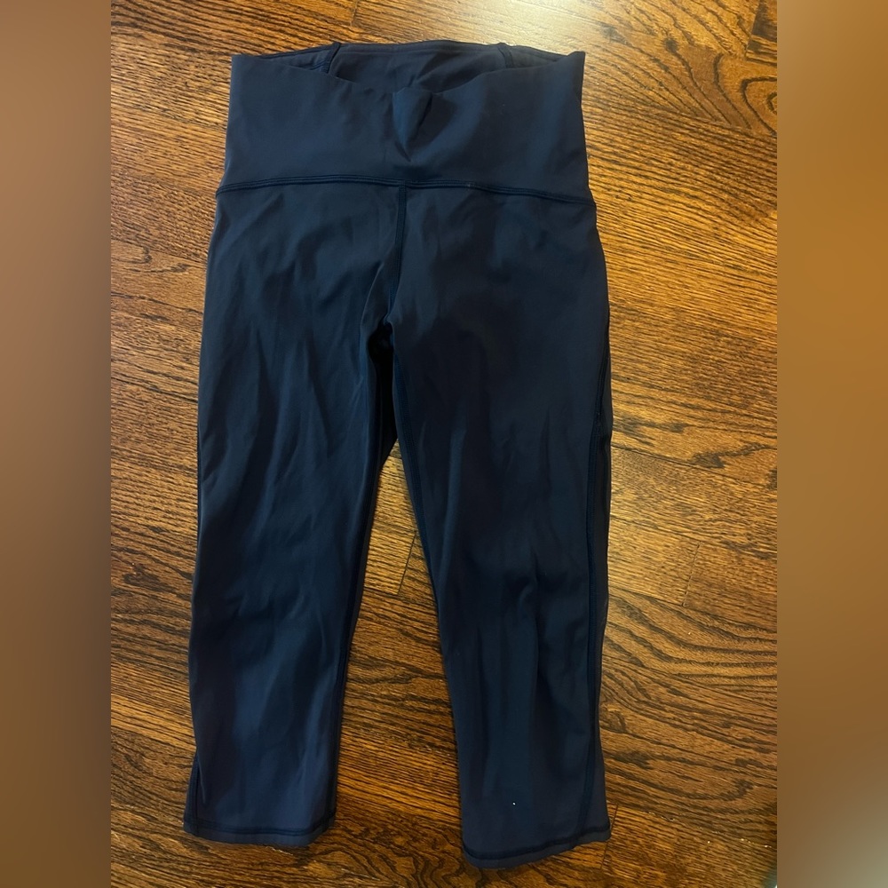 Lululemon 17” crop
